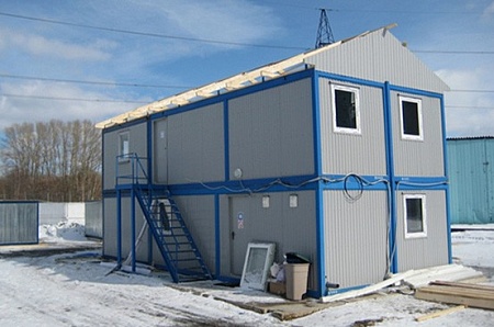 Модульное здание из блок-контейнеров с двухскатной кровлей СГР-003